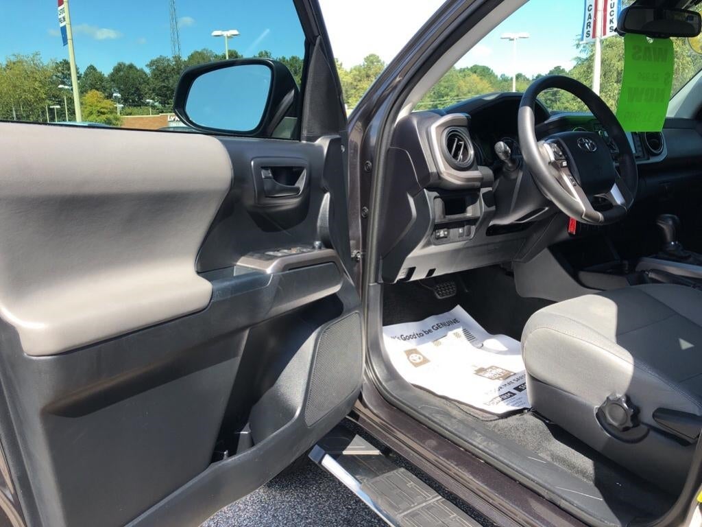 2018 Toyota Tacoma SR5 3TMAZ5CN9JM058105