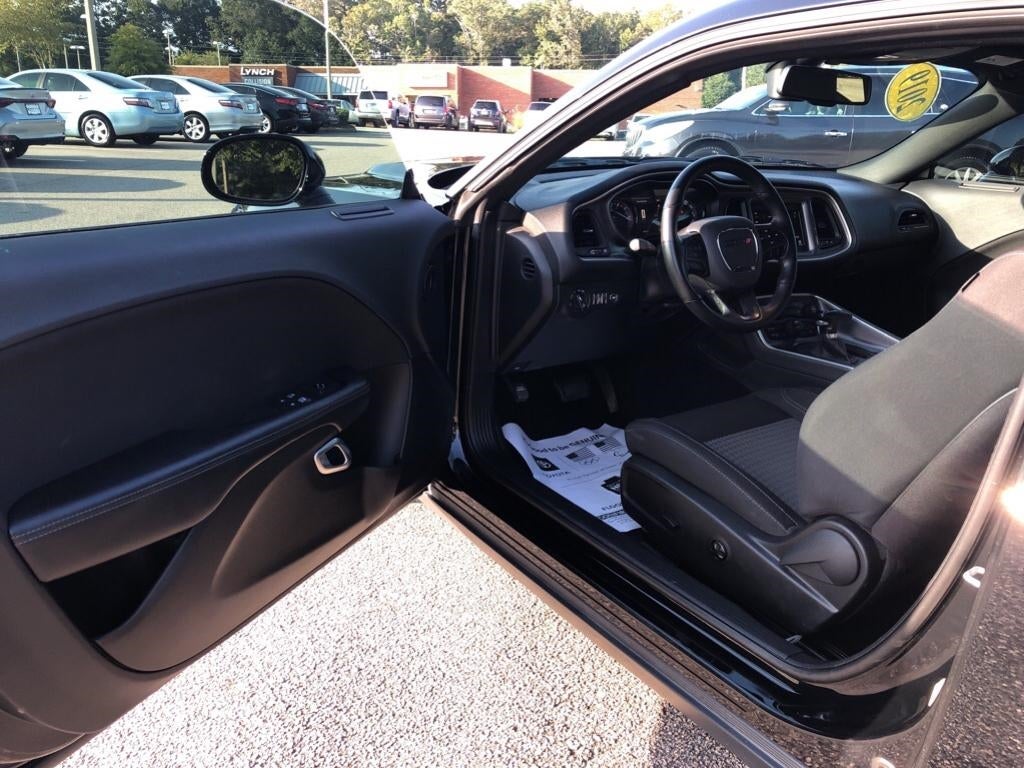 2019 Dodge Challenger SXT 2C3CDZAGXKH739672