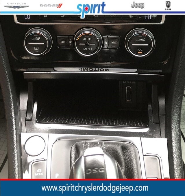 2015 Volkswagen Golf R 4-Door