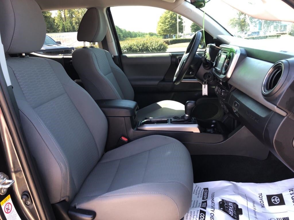 2018 Toyota Tacoma SR5 3TMAZ5CN9JM058105