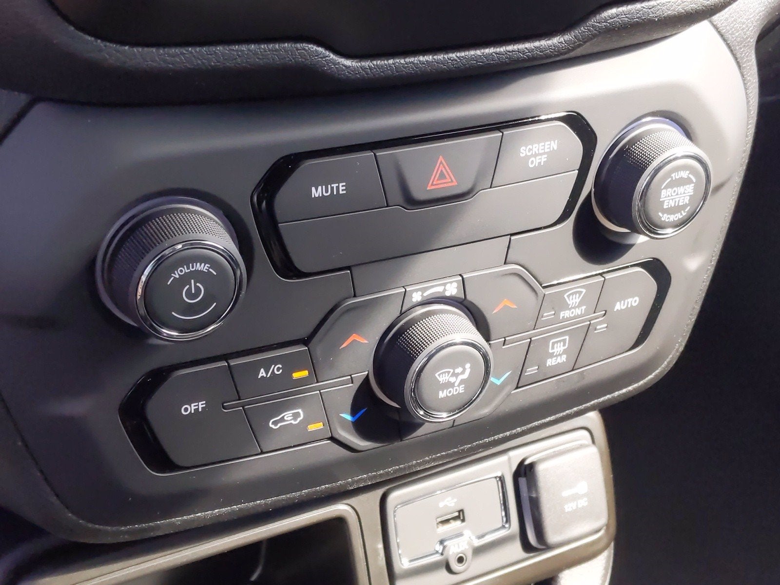 2020 Jeep Renegade RENEGADE LATITUDE FWD