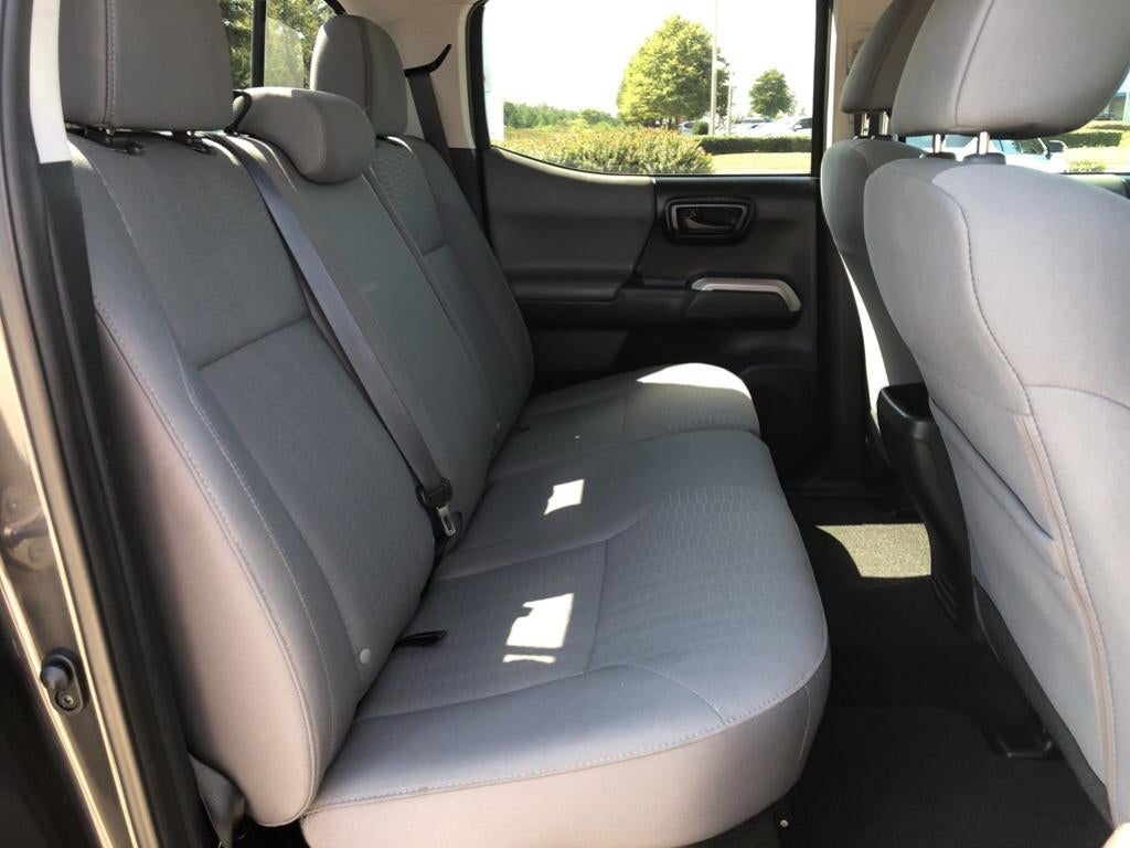 2018 Toyota Tacoma SR5 3TMAZ5CN9JM058105