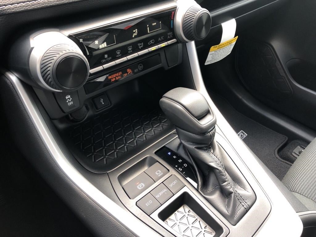 2020 Toyota RAV4 LE 2T3K1RFV9LC076458