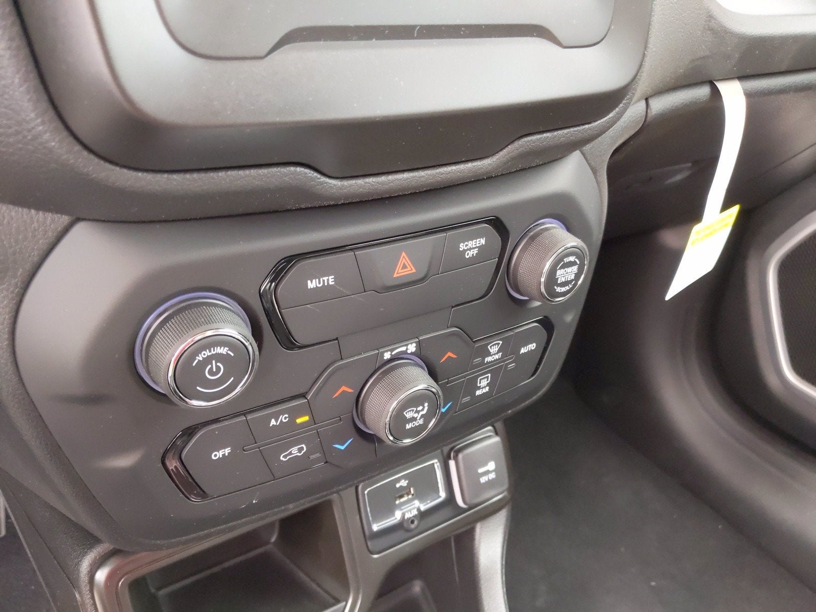 2020 Jeep Renegade RENEGADE LATITUDE FWD