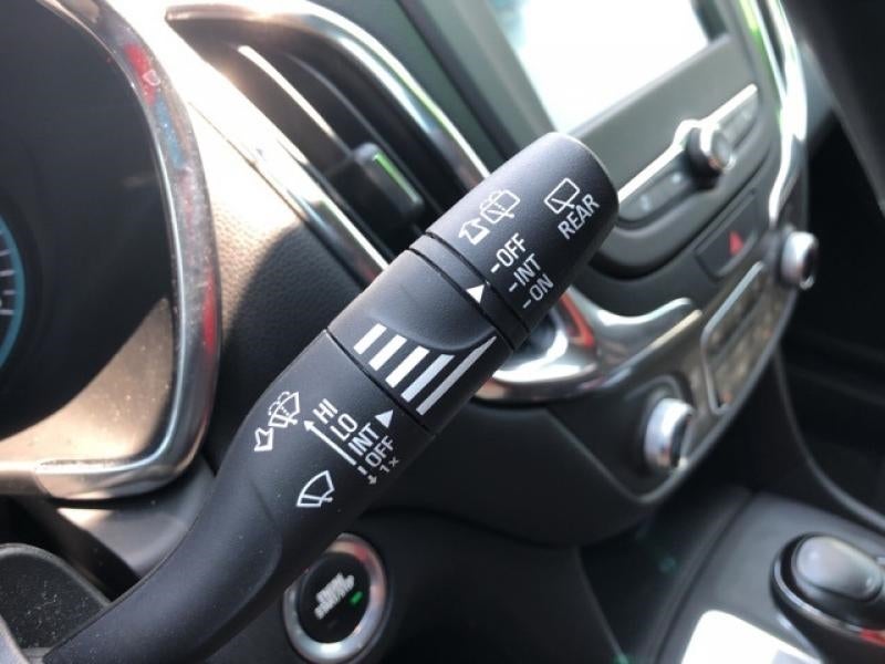 2018 Chevrolet Equinox LT 2GNAXJEV1J6269747