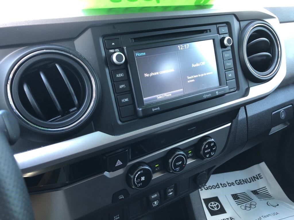 2018 Toyota Tacoma SR5 3TMAZ5CN9JM058105