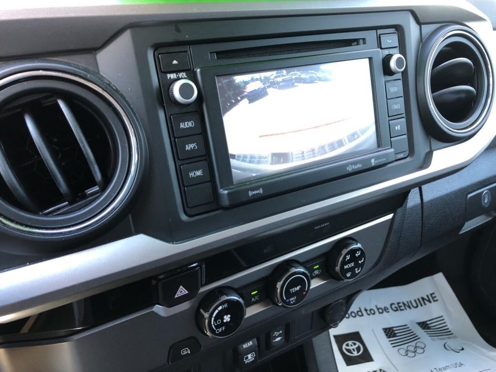 2018 Toyota Tacoma SR5 3TMAZ5CN9JM058105