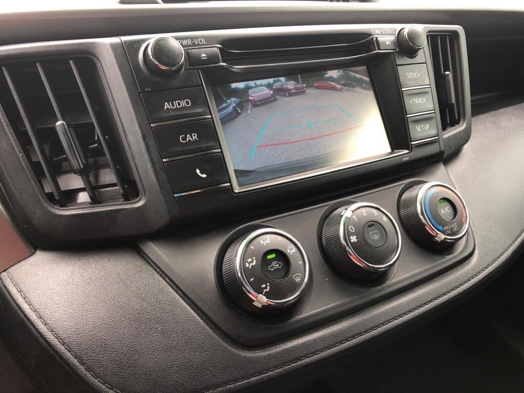 2017 Toyota RAV4 LE 2T3ZFREV5HW345689