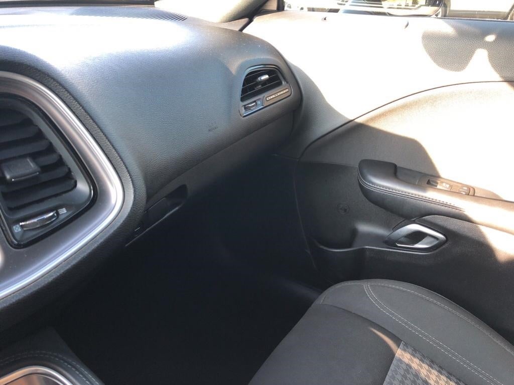 2019 Dodge Challenger SXT 2C3CDZAGXKH739672