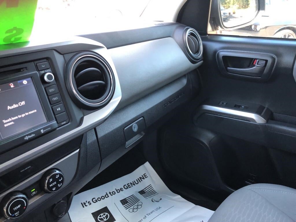 2018 Toyota Tacoma SR5 3TMAZ5CN9JM058105