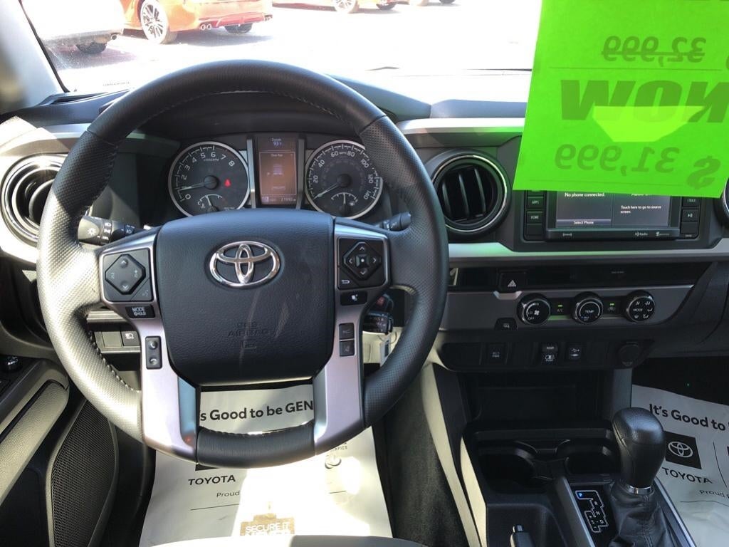2018 Toyota Tacoma SR5 3TMAZ5CN9JM058105