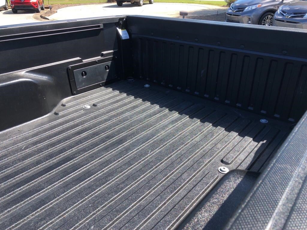 2018 Toyota Tacoma SR5 3TMAZ5CN9JM058105