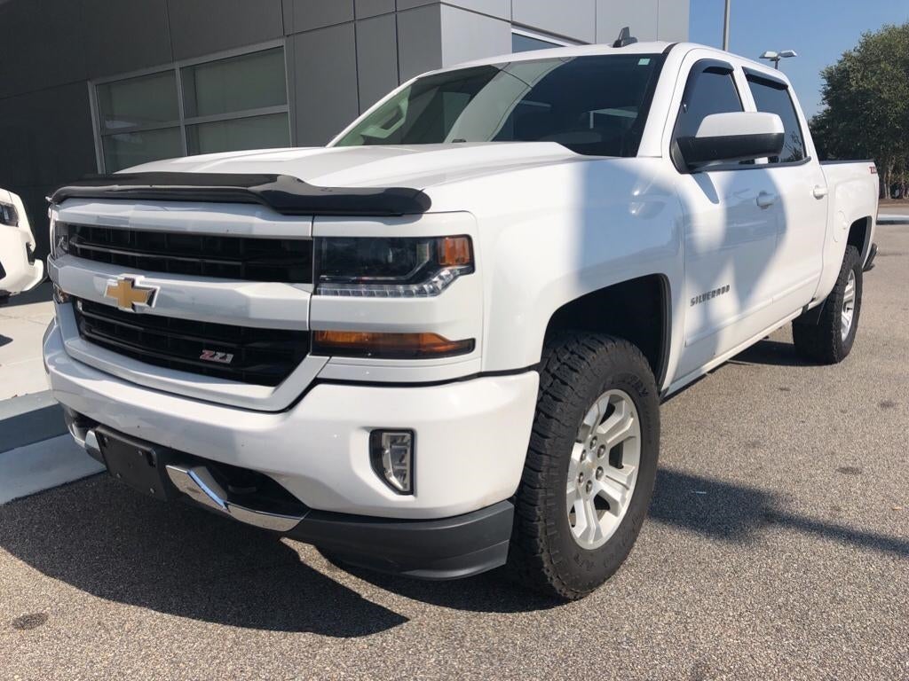 2018 Chevrolet Silverado LT 3GCUKREC2JG355378