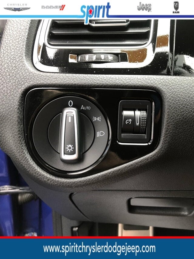 2015 Volkswagen Golf R 4-Door