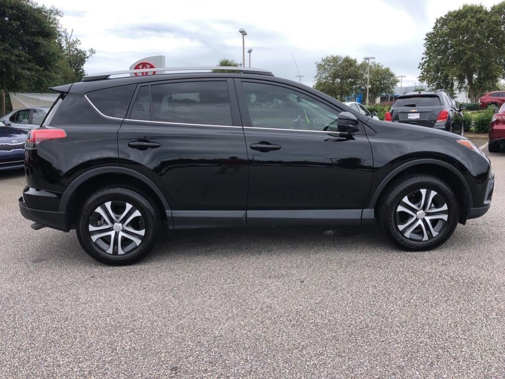 2017 Toyota RAV4 LE 2T3ZFREV5HW345689